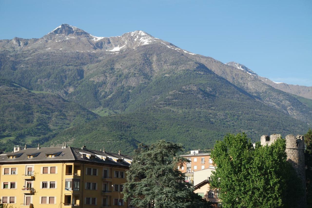 Appartamento A 100 Metri Da Piazza Della Repubblica Aria Condizionata Aosta Dış mekan fotoğraf